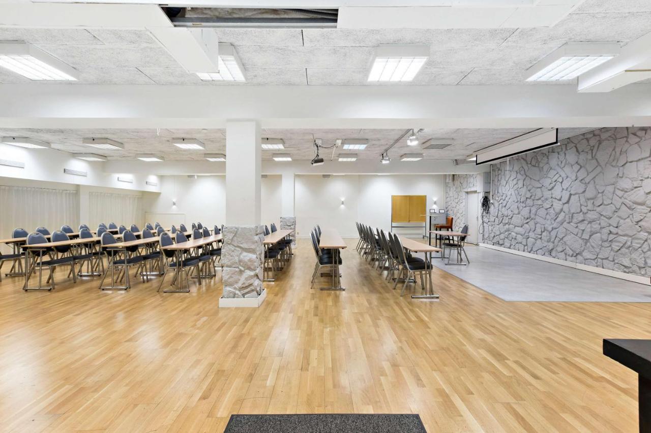 贝斯特韦斯特广场酒店 埃斯基尔斯蒂纳 外观 照片